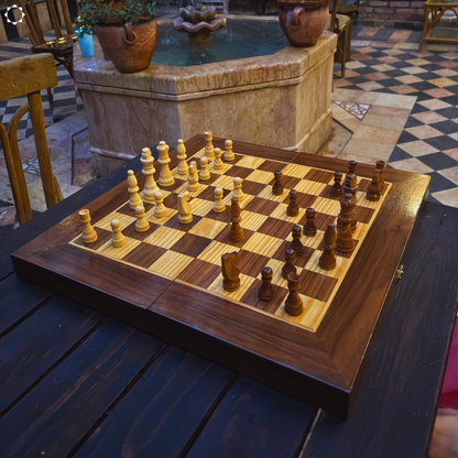 Pièces d’Échecs en Bois – Élégance Classique