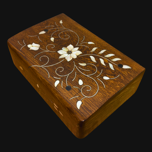 Luksusowa Ręcznie Wykonana Szkatułka z Damaszku – Masa Perłowa & Aksamit