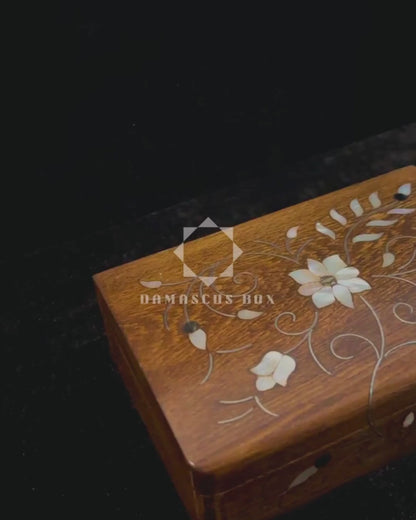 Boîte Artisanale de Luxe de Damas – Nacre & Velours