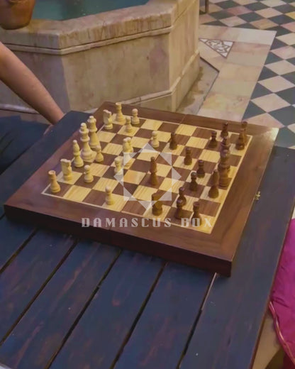 Mesa de Backgammon y Ajedrez Damasquina Hecha a Mano por Gaby Al Dayeh – Diseño Clásico